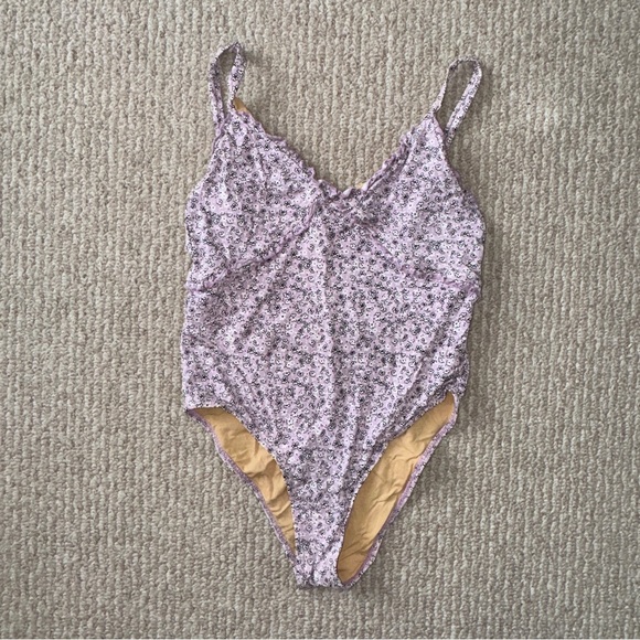 Purple floral one piece swimsuit with low back - Picture 1 of 4
